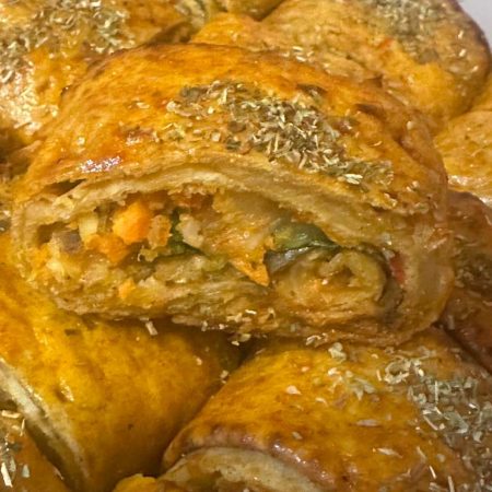 Phyllo rolls -Fish, Spinach and carrots- ( A set of 6 units)